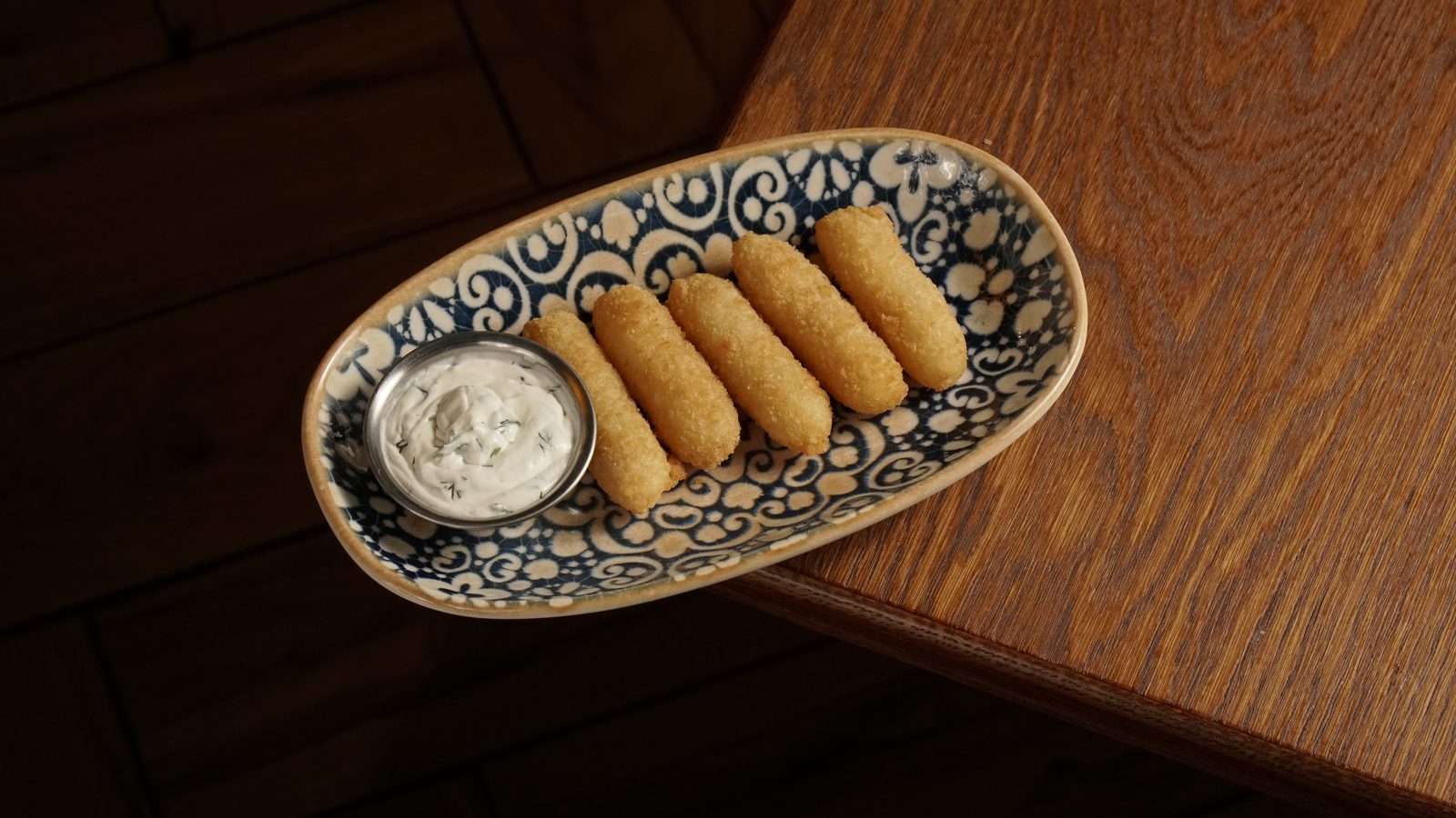 Сырная палочка в кляре